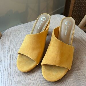 Universal Thread Mustard Yellow Mules